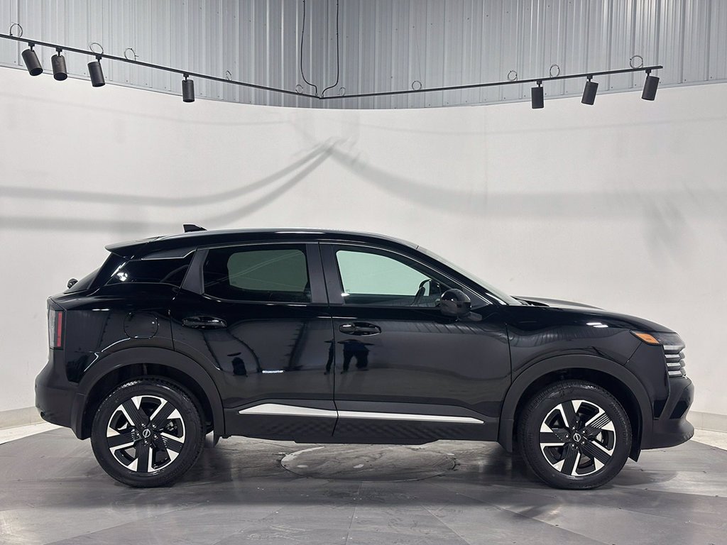 Used 2026  Nissan SV image 10