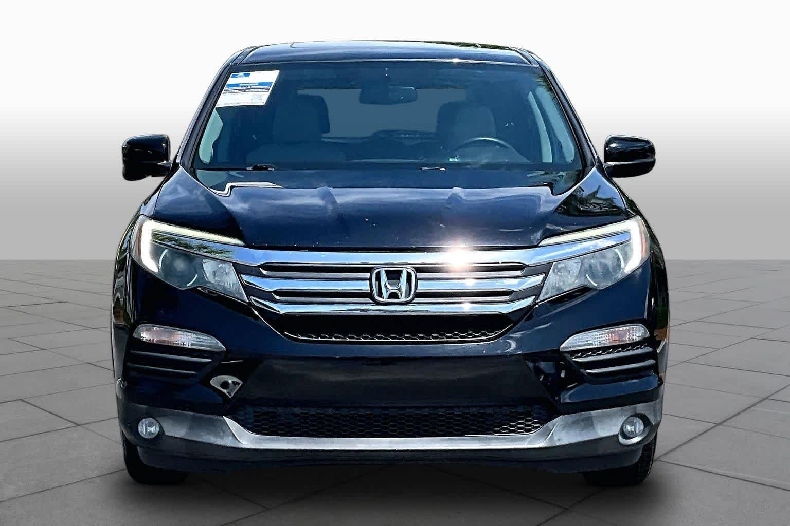 Used 2017 Crystal Black Pearl Honda EX-L image 3