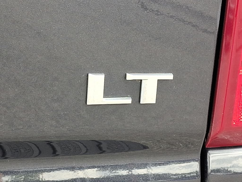 Used 2022 Gray Chevrolet LT image 29