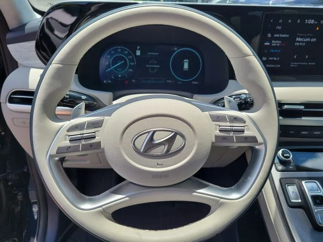 Used 2024 White Hyundai Calligraphy image 17