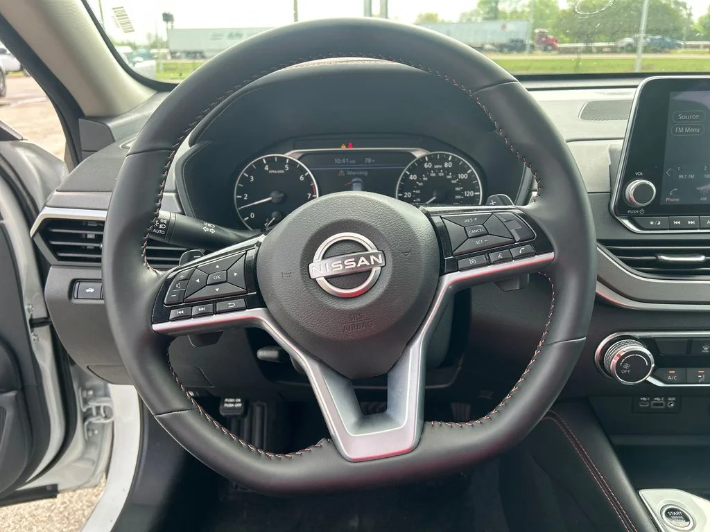 Used 2025 White Nissan 2.5 SR image 15