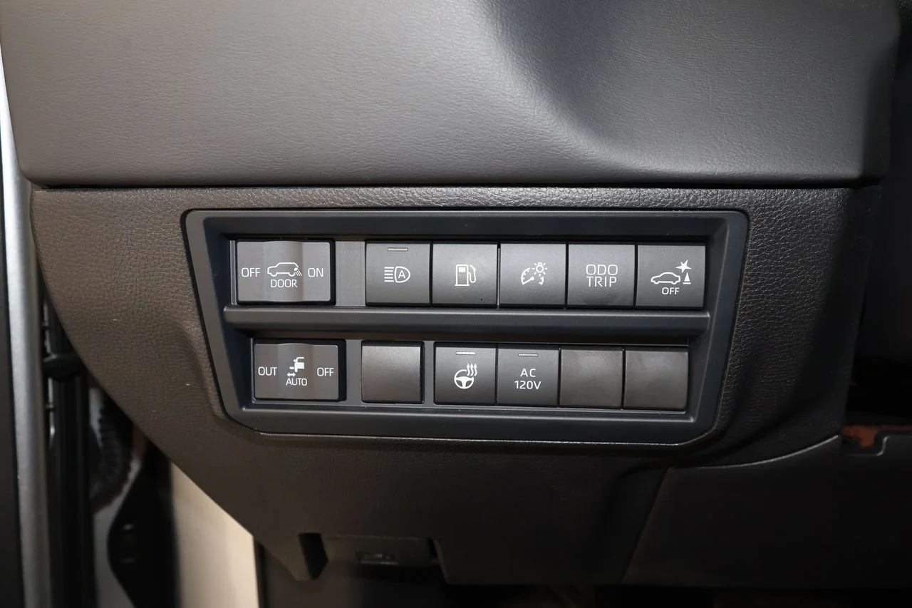 2026 Toyota Sequoia Platinum - Photo 11