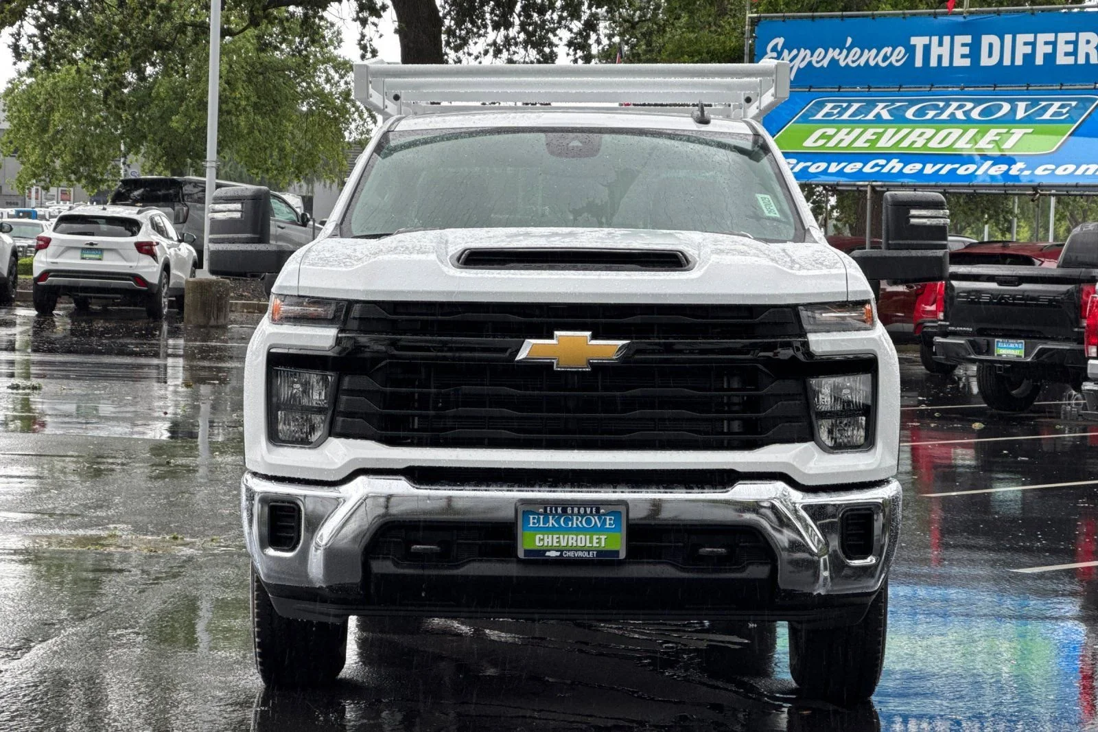 New 2026 Summit White Chevrolet WT image 8