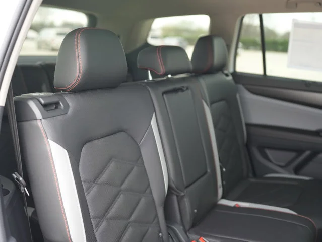 New 2026 Opal White Pearl Volkswagen 2.0T Peak Edition image 24