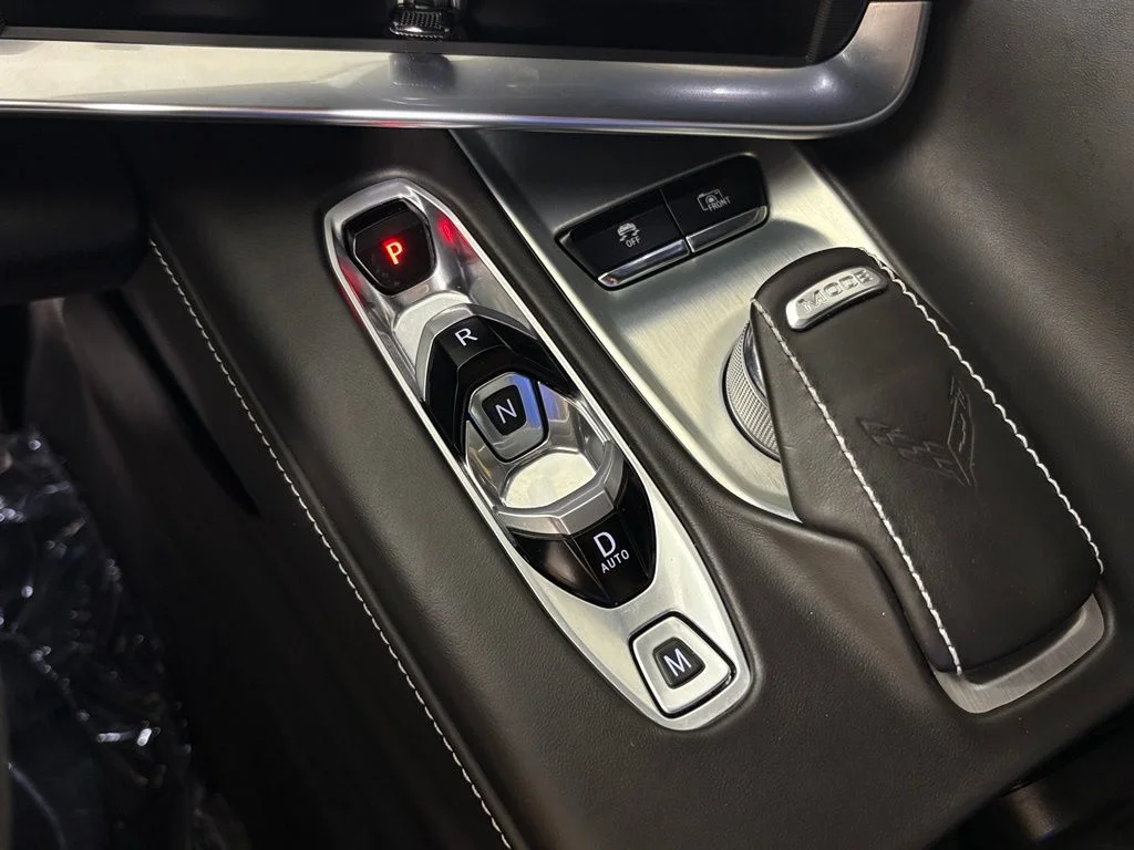 Used 2023 White Chevrolet Stingray image 33
