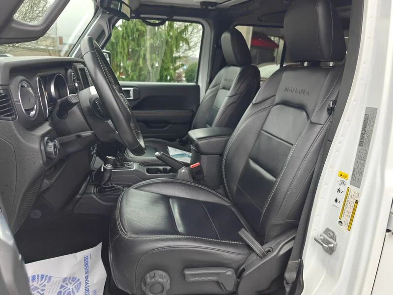 Used 2019 White Jeep Unlimited Sahara image 10