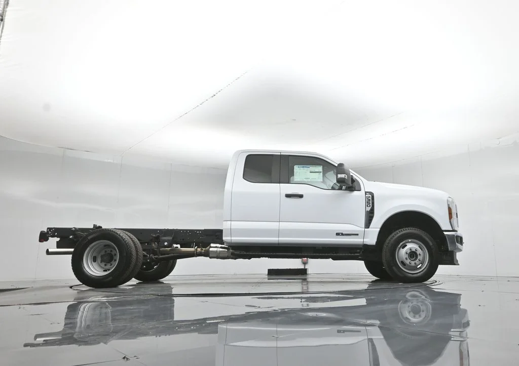 New 2025 White Ford XL image 43