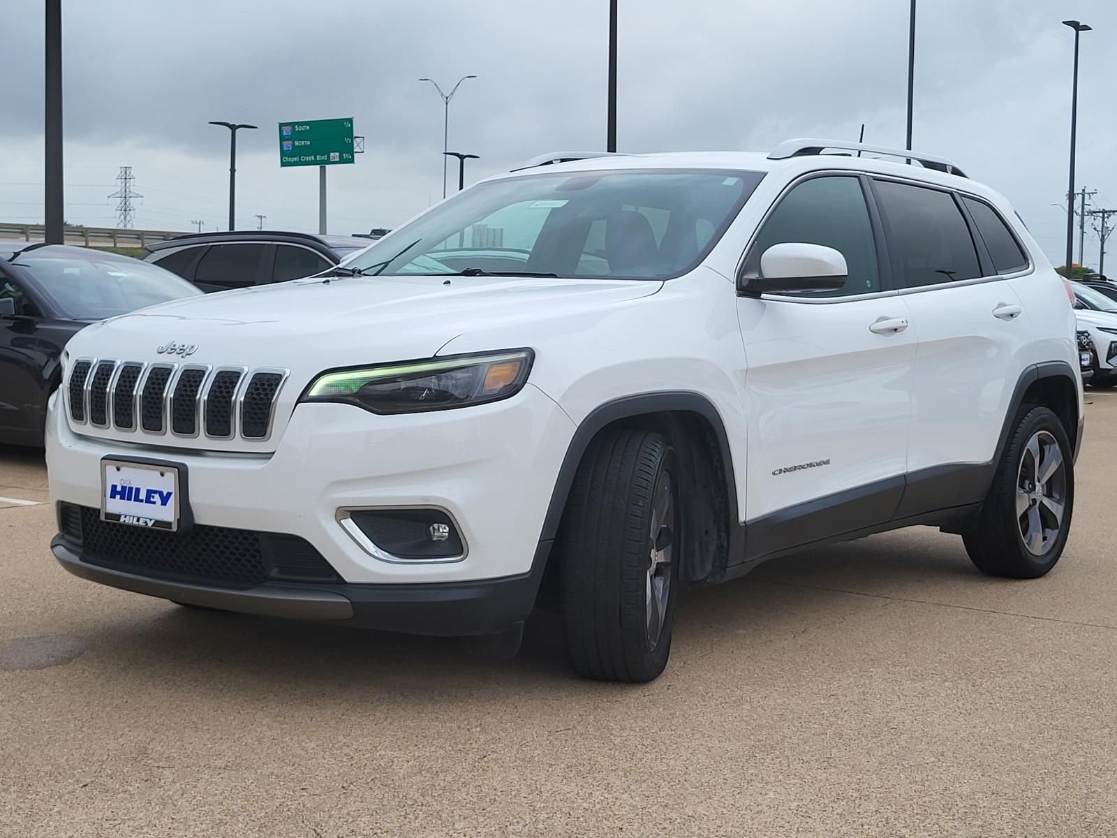 Used 2019 Bright White Clearcoat Jeep Limited image 2