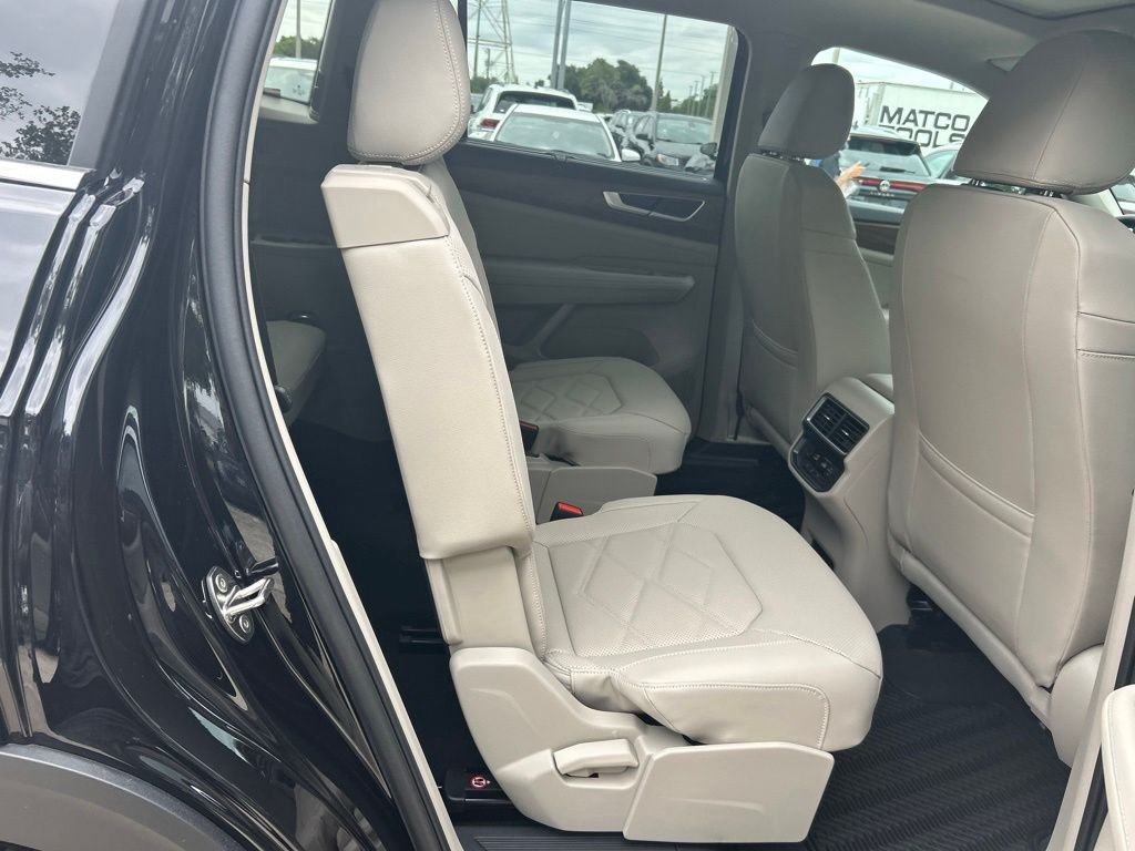 New 2026 Black Volkswagen SE w/Technology image 34