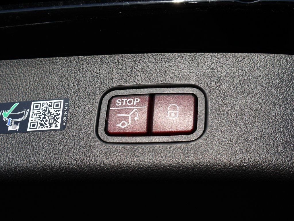 Used 2026 Black Mercedes-Benz GLC 300 image 18