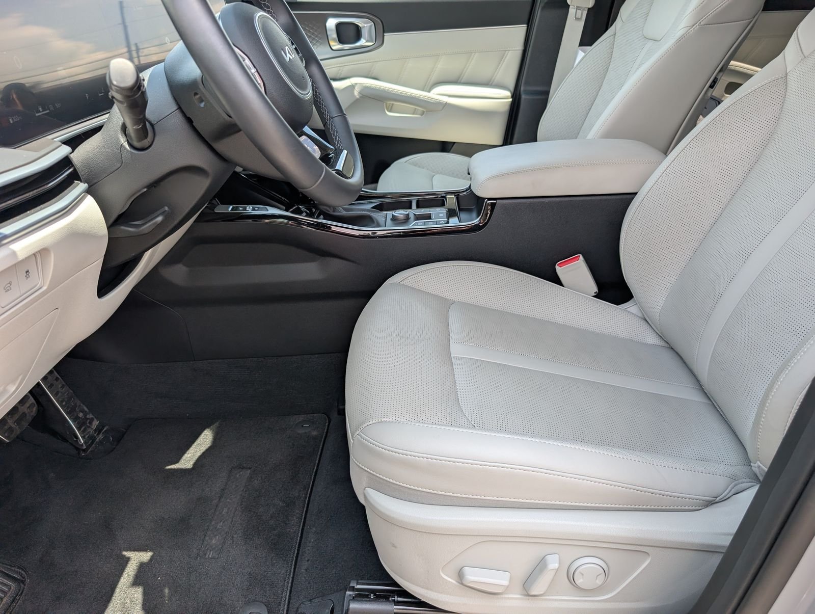 Used 2025 Wolf Gray Kia SX image 15