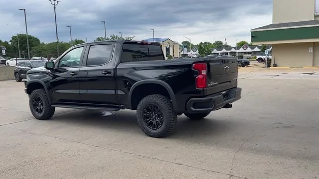 2026 Chevrolet Silverado 1500 ZR2 - Photo 6