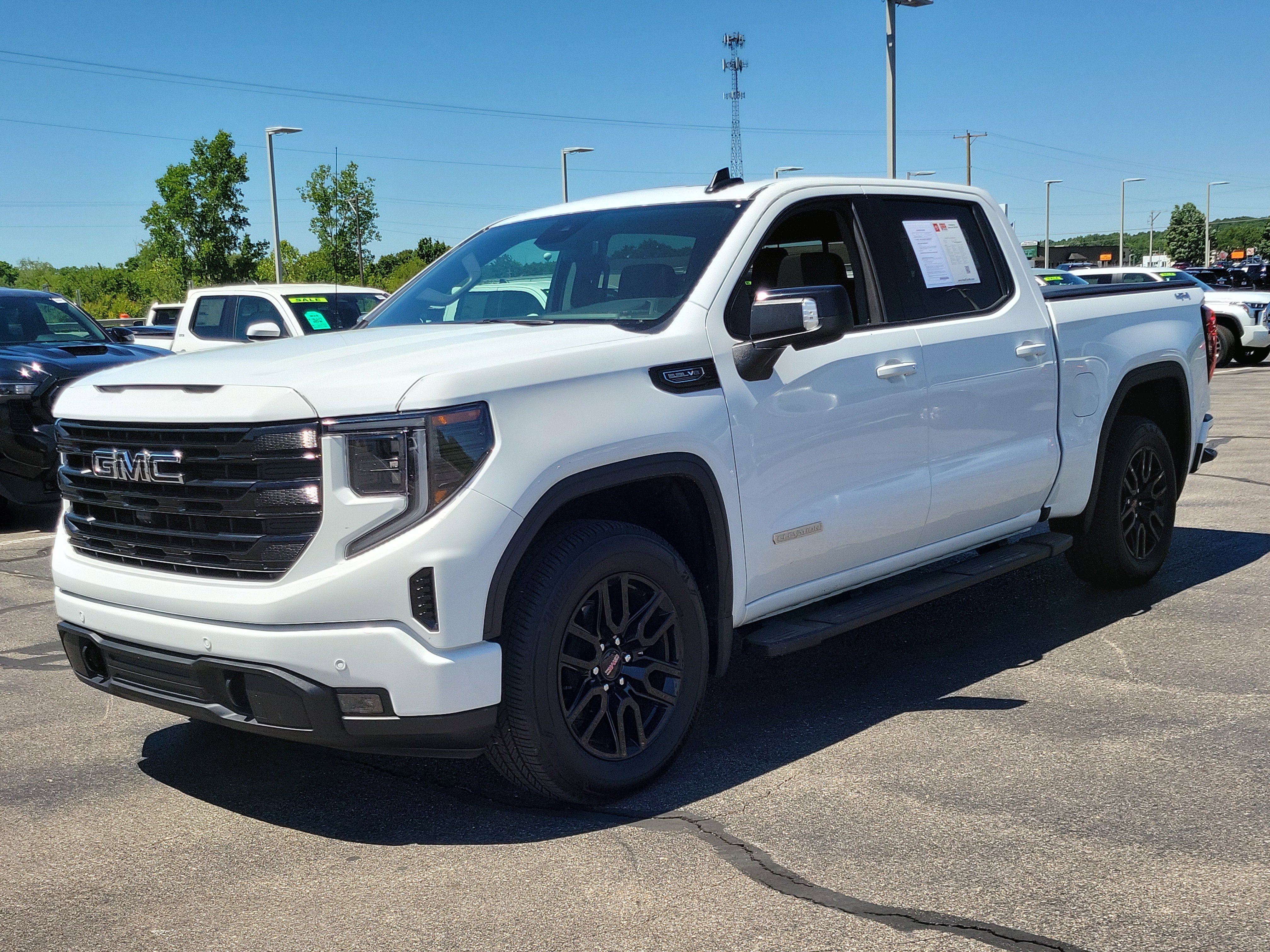 Used 2025 Summit White GMC Elevation image 32
