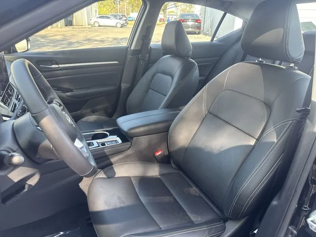 Used 2025 Black Nissan 2.5 SL image 14