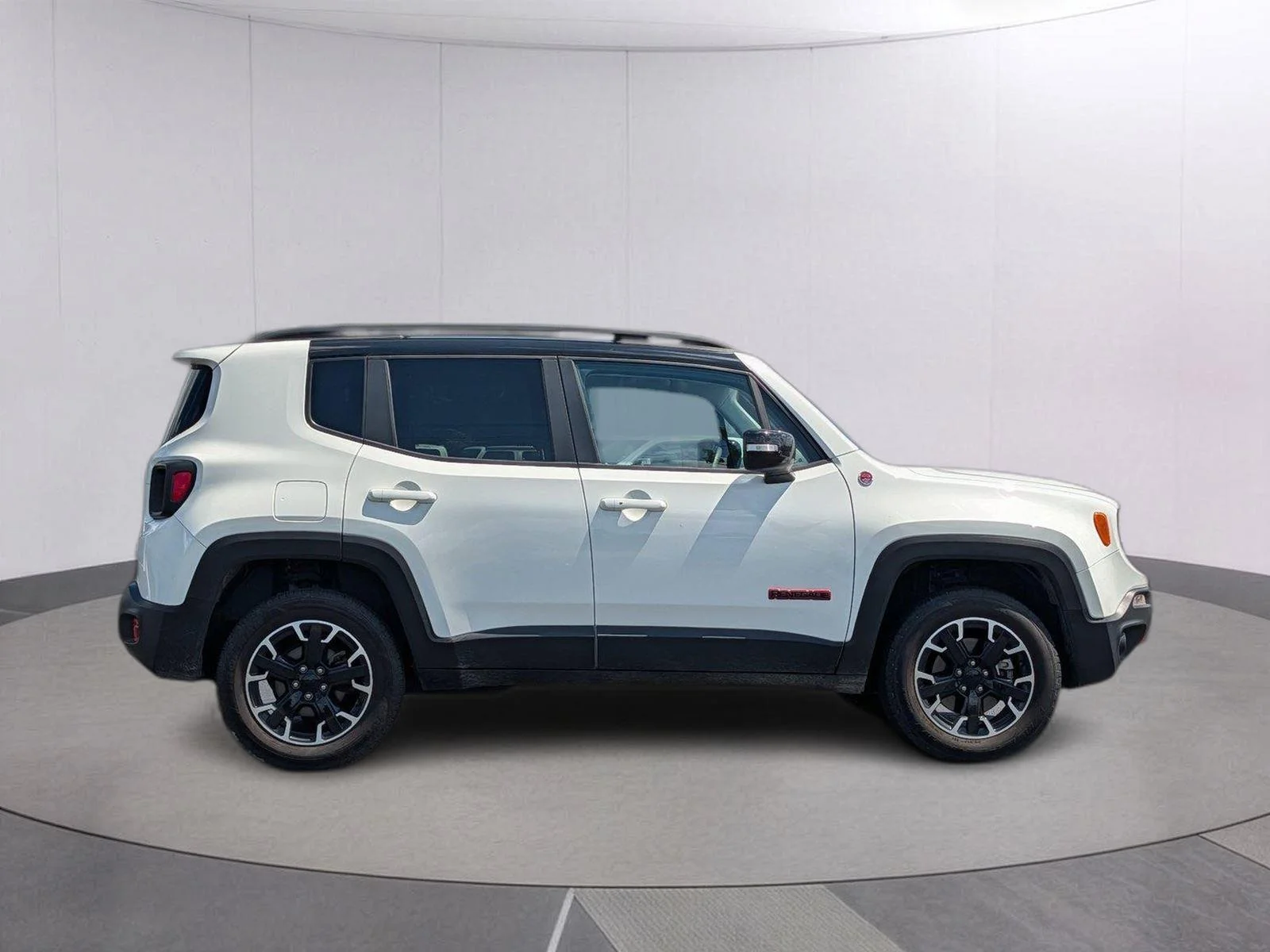 Used 2023 Alpine White Clearcoat Jeep Trailhawk image 6