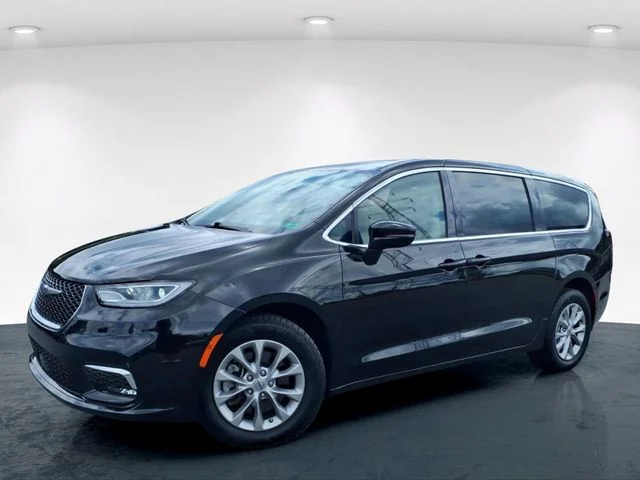 Used 2024 Black Chrysler Touring L image 2