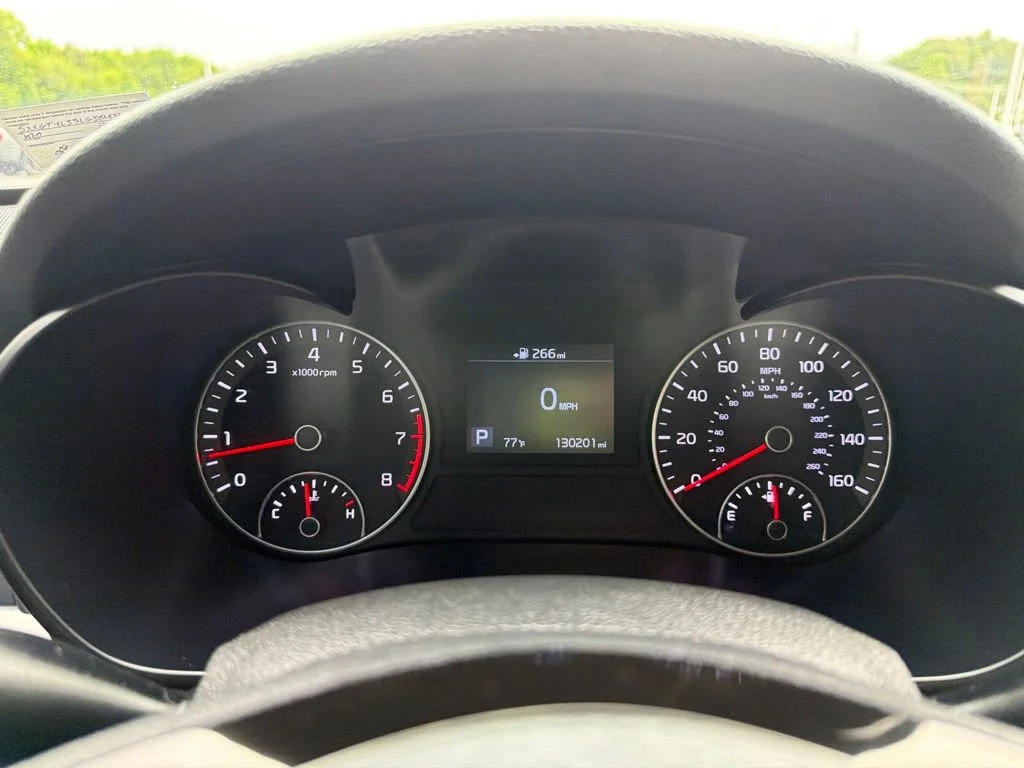 Used 2020 Sparkling Silver Kia LX image 17