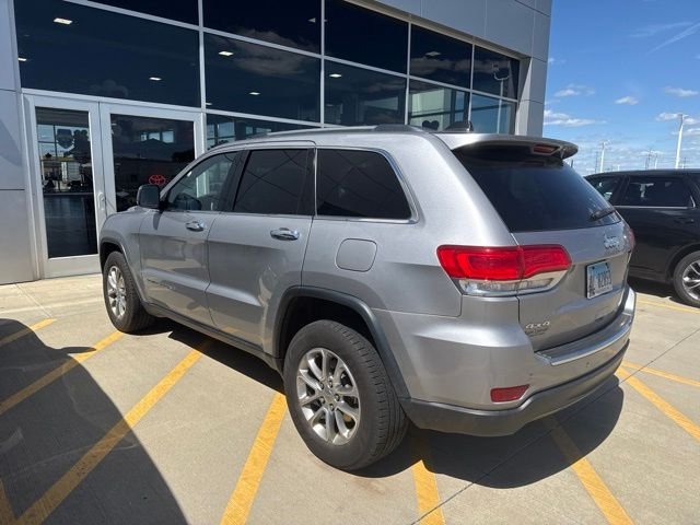 Used 2015 Silver Jeep Limited image 2