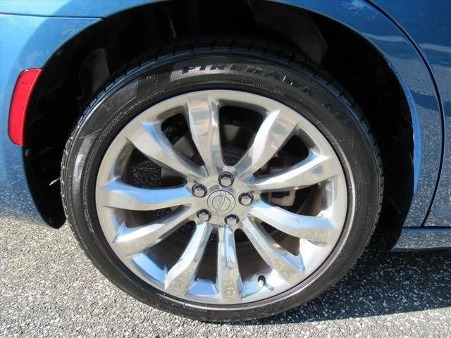 Used 2021  Chrysler Touring image 8