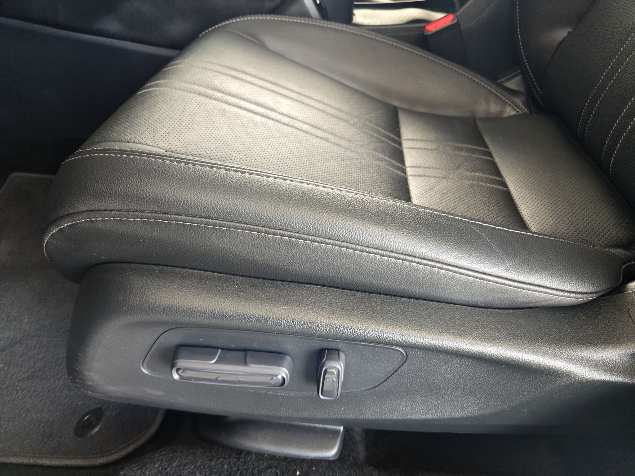 Used 2025  Honda EX-L image 25