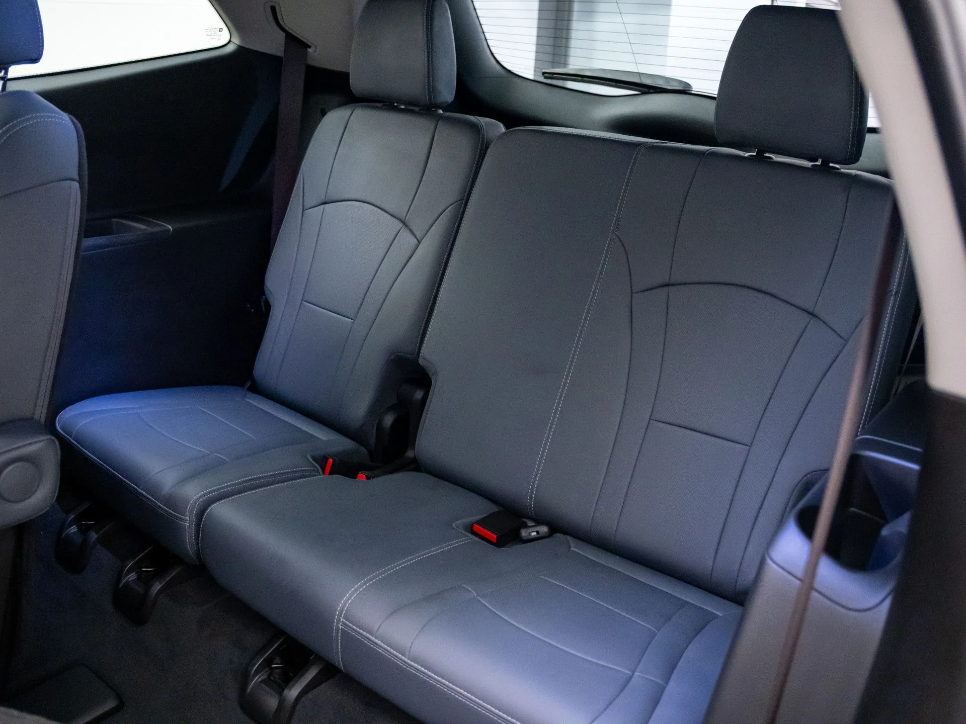 Used 2021 Black Buick Essence image 16