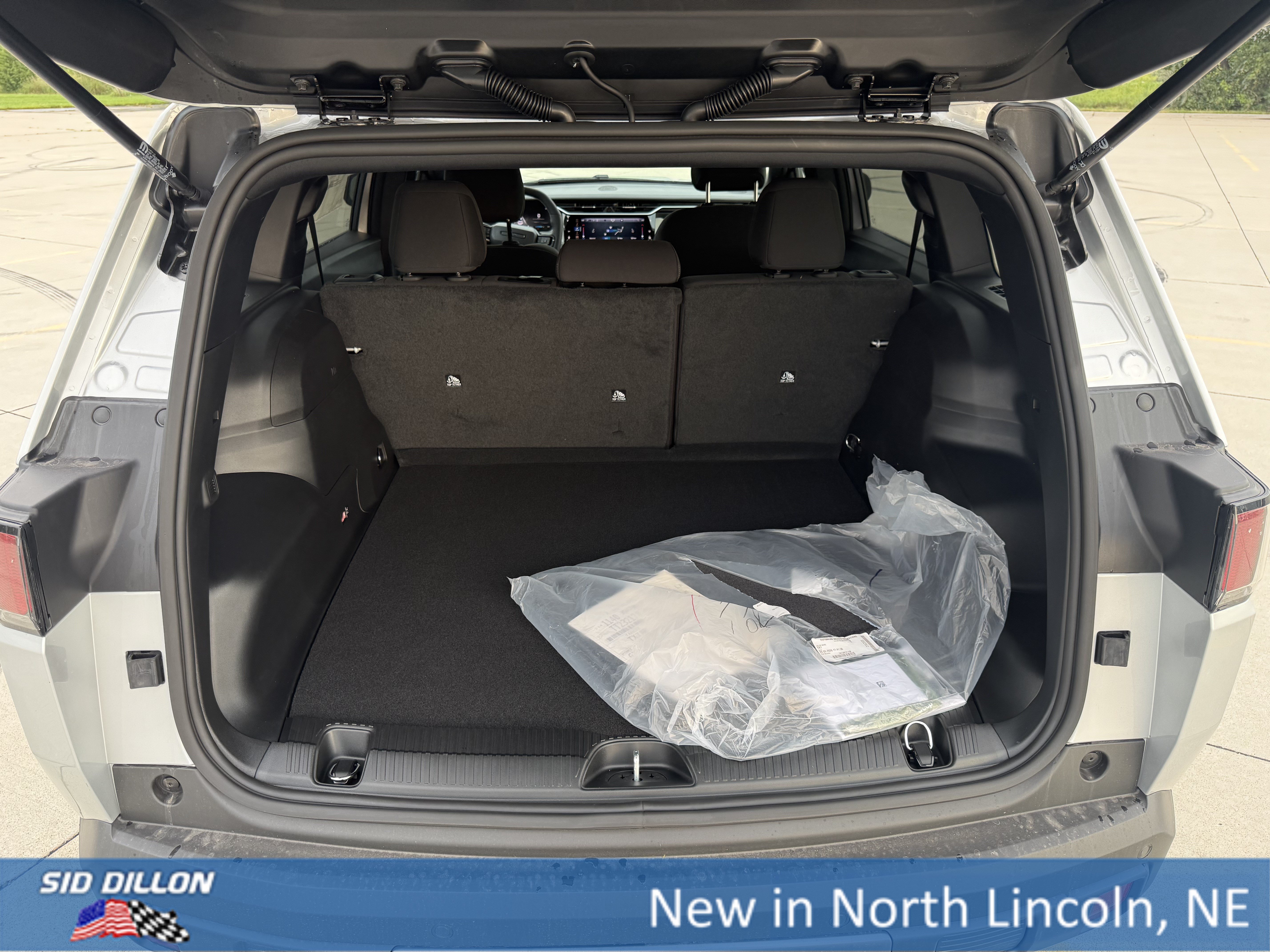 New 2026 Silver Zynith Clearcoat Jeep Laredo image 7