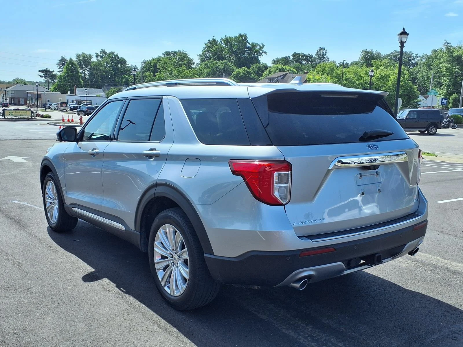 Used 2020 Silver Metallic Ford Limited image 32