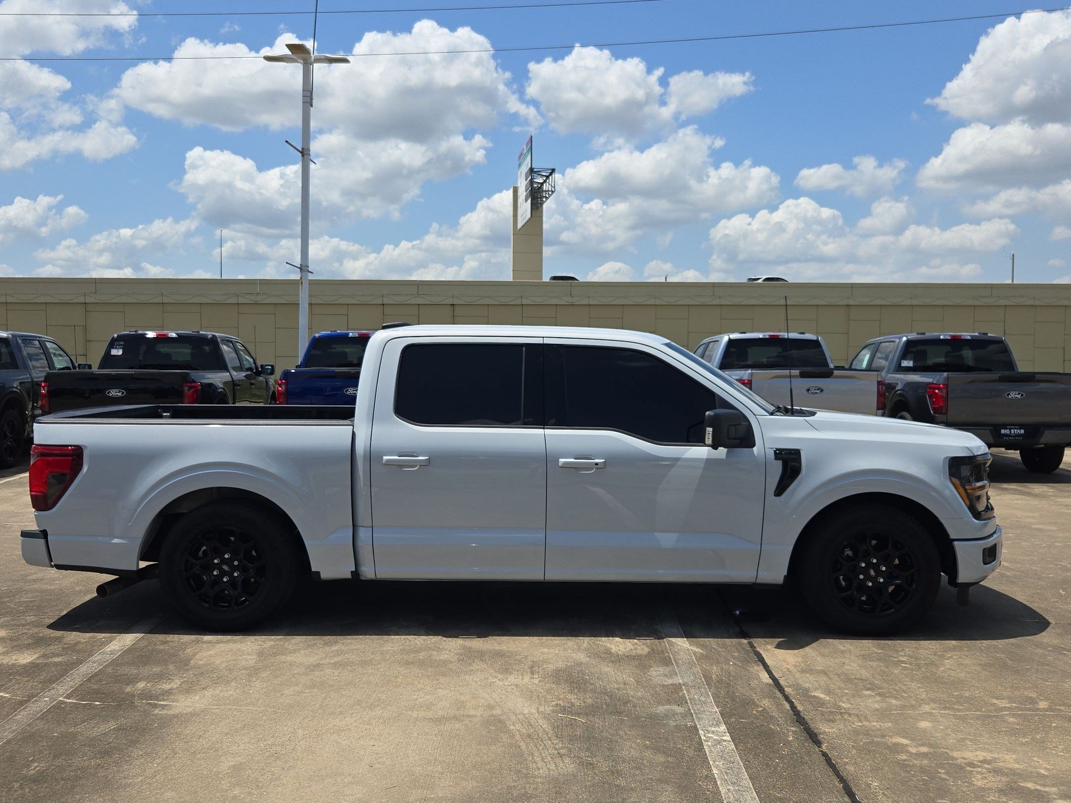 Used 2025 Blue Ford XLT image 2