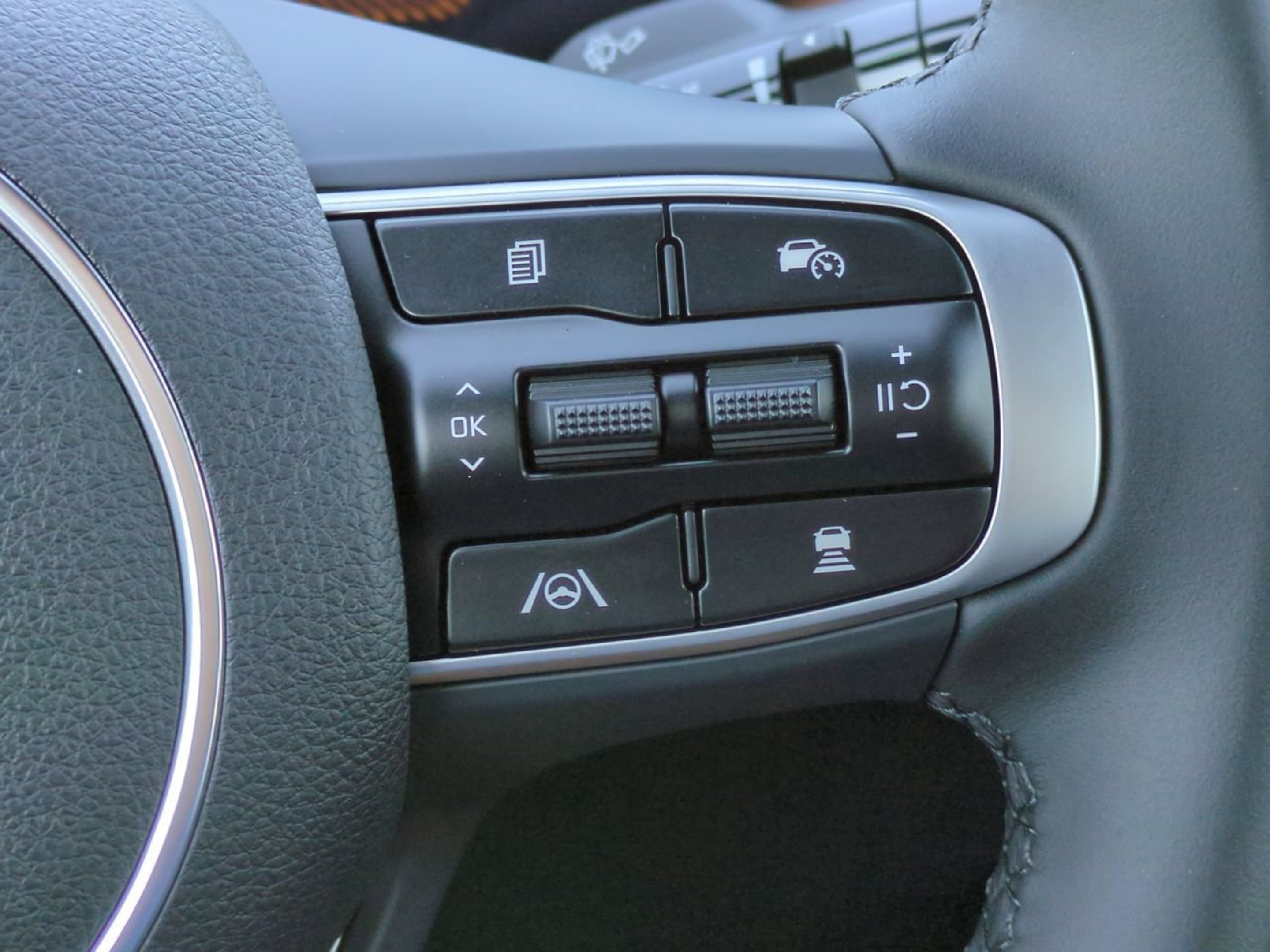 New 2026 Snow White Pearl Kia GT-Line image 29