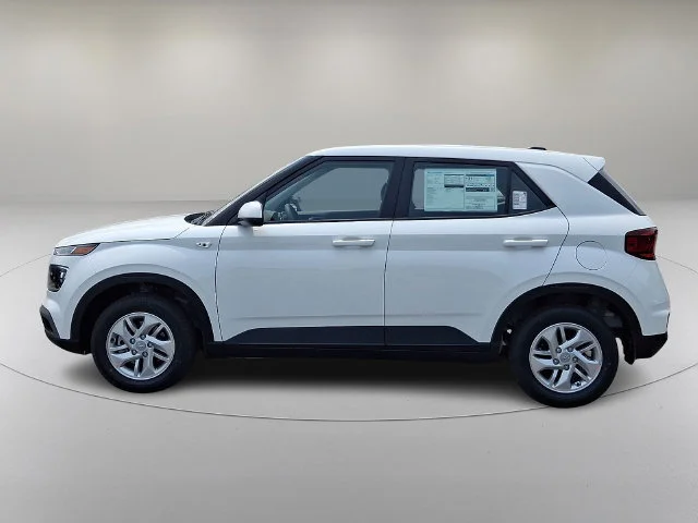 New 2026 White Hyundai SE image 4