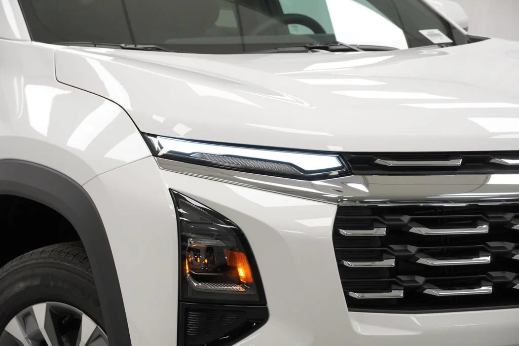 New 2026 Summit White Chevrolet LT image 32