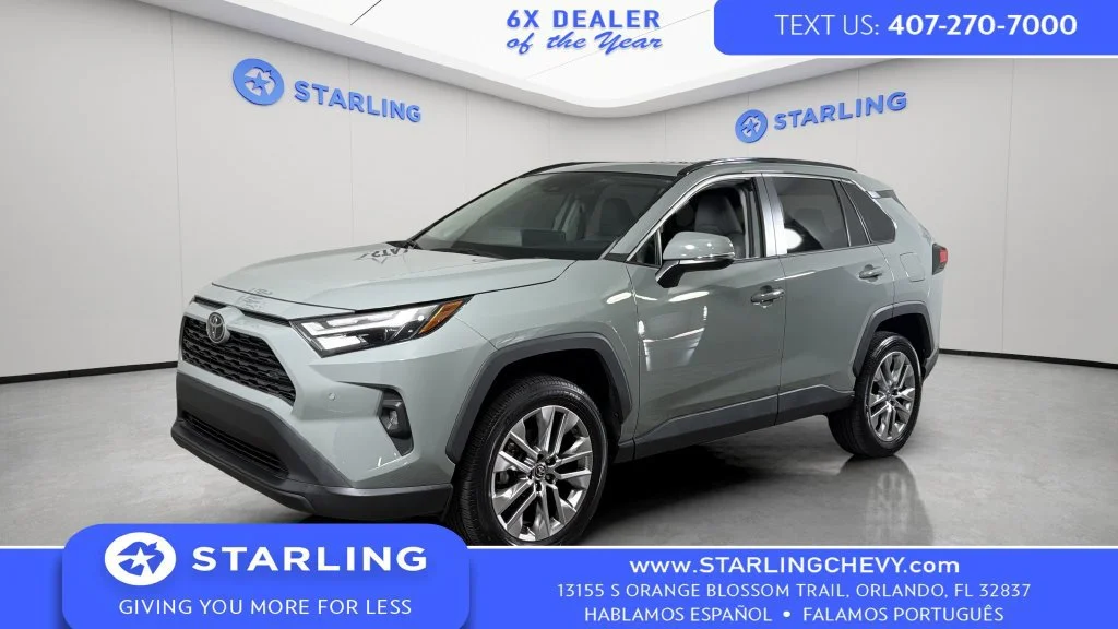 Used 2023  Toyota XLE Premium image 1