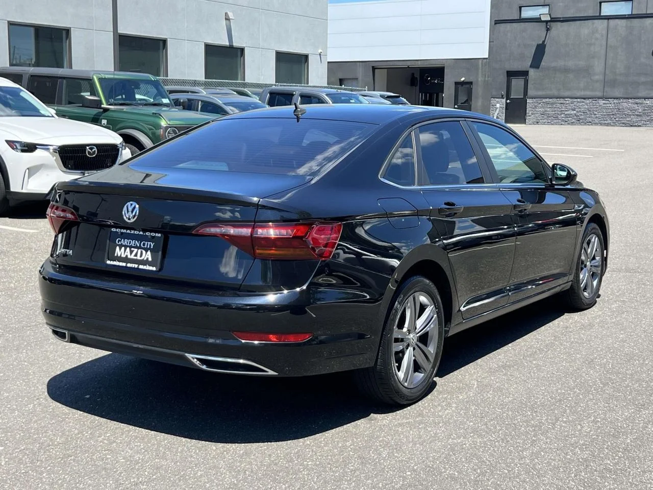 Used 2019 Deep Black Volkswagen 1.4T R-Line image 11