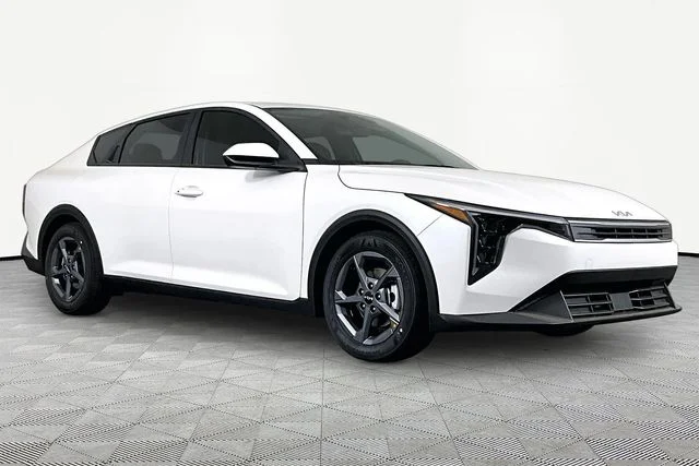 New 2026 White Kia LXS image 3