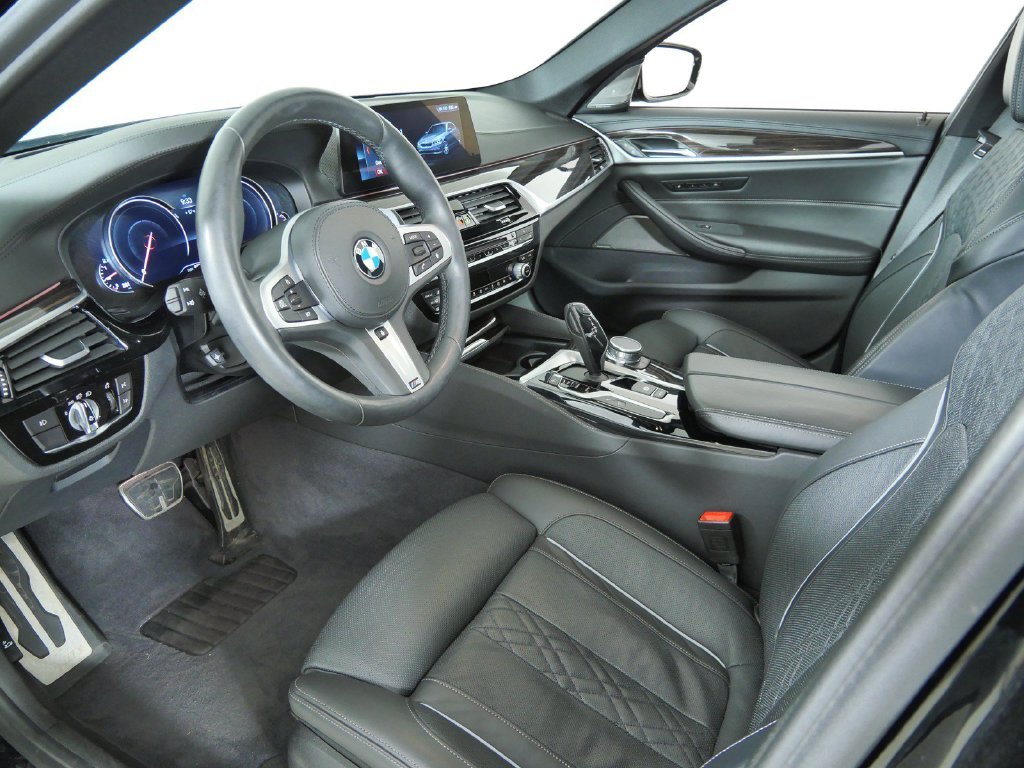 Used 2018 Black Sapphire Metallic BMW 540i xDrive image 34