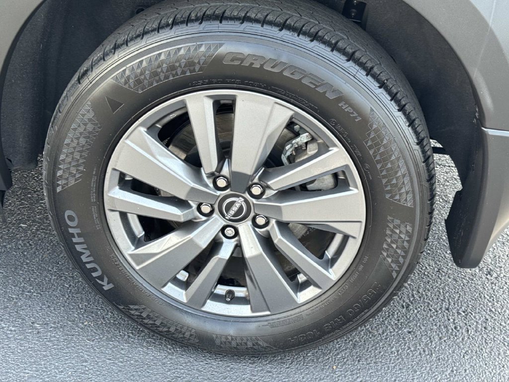 Used 2025 Gray Nissan S image 3