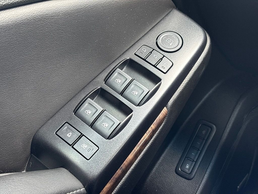 Used 2020 White Chevrolet LT image 24