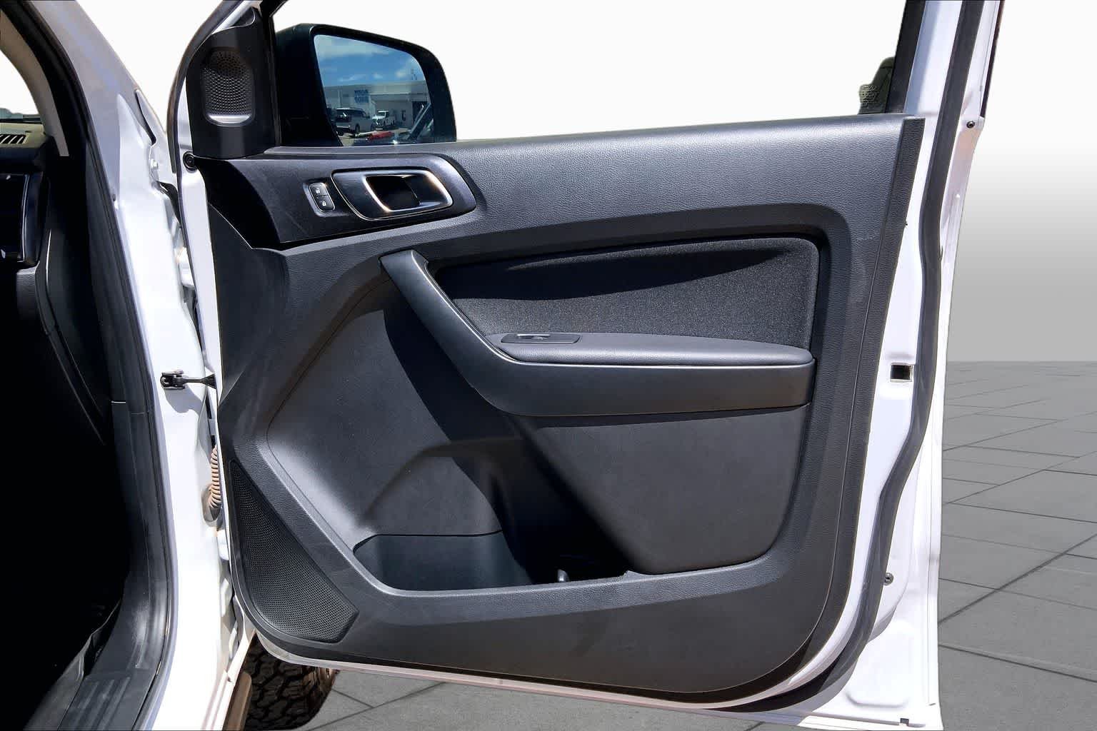 Used 2023 Oxford White Ford XLT image 23