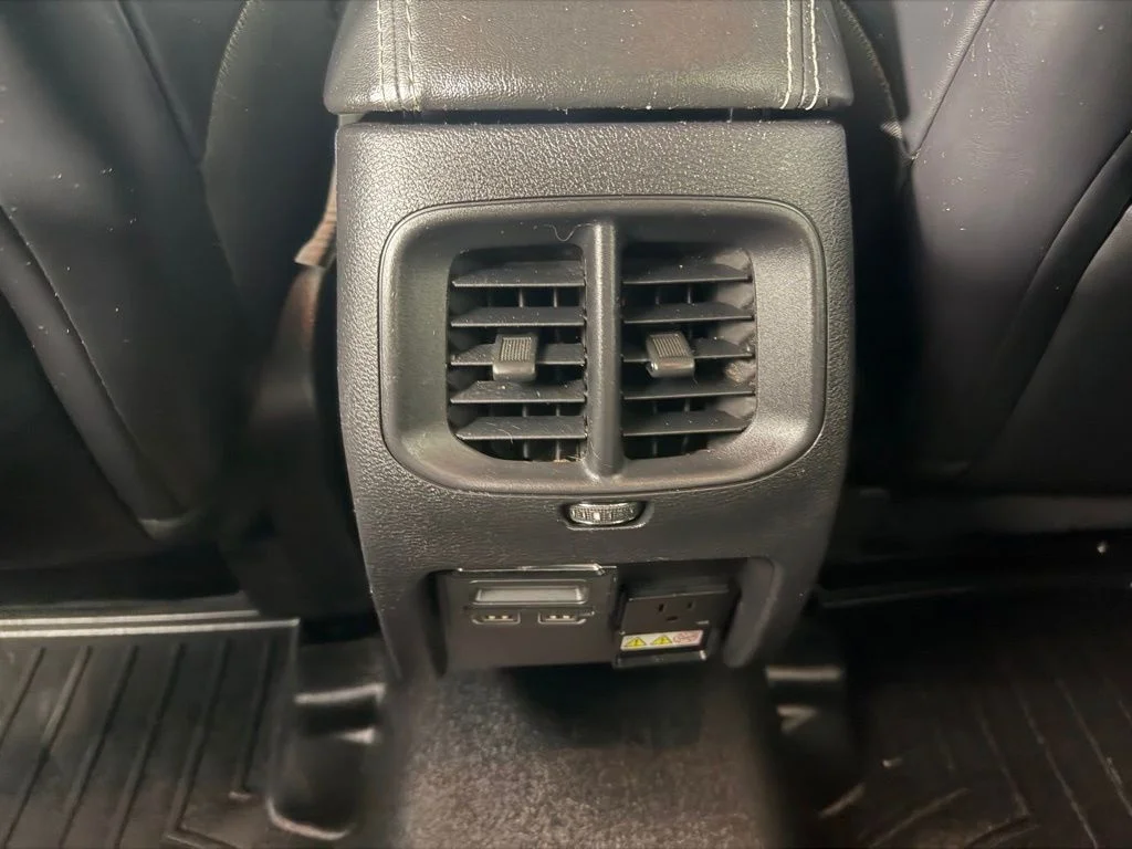 Used 2019 Granite Crystal Clearcoat Metallic Jeep Limited image 15