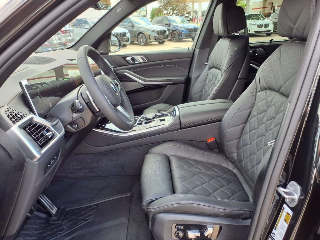 Used 2026 Black Sapphire Metallic BMW xDrive40i image 13