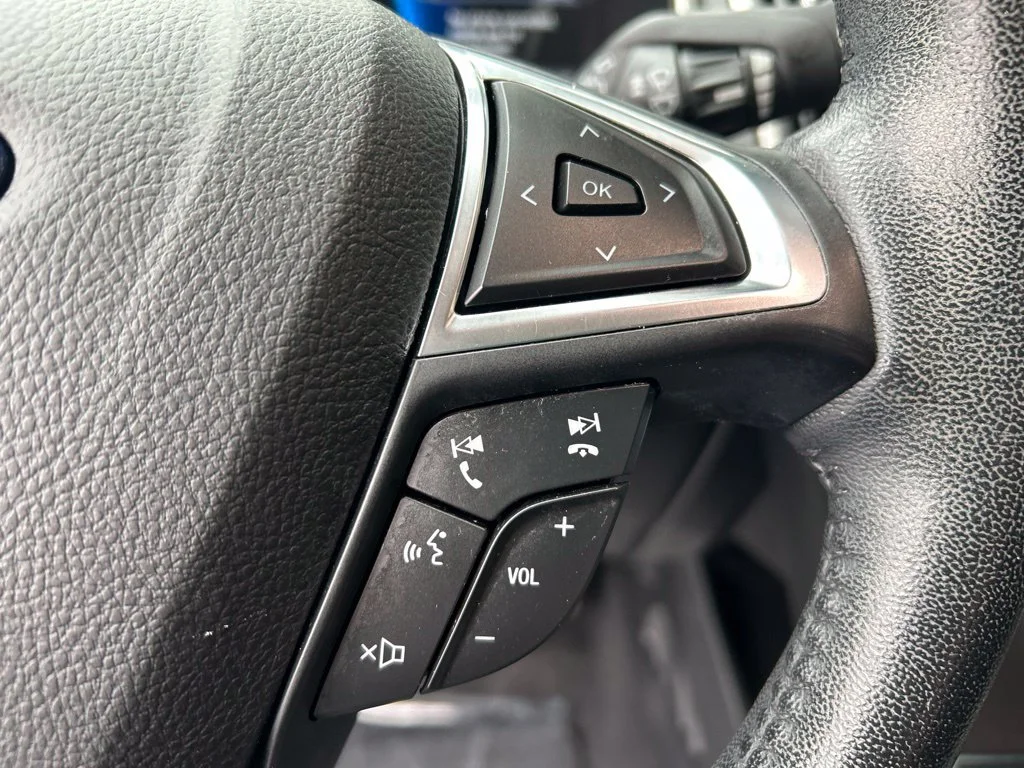 Used 2021 Gray Ford SEL image 18