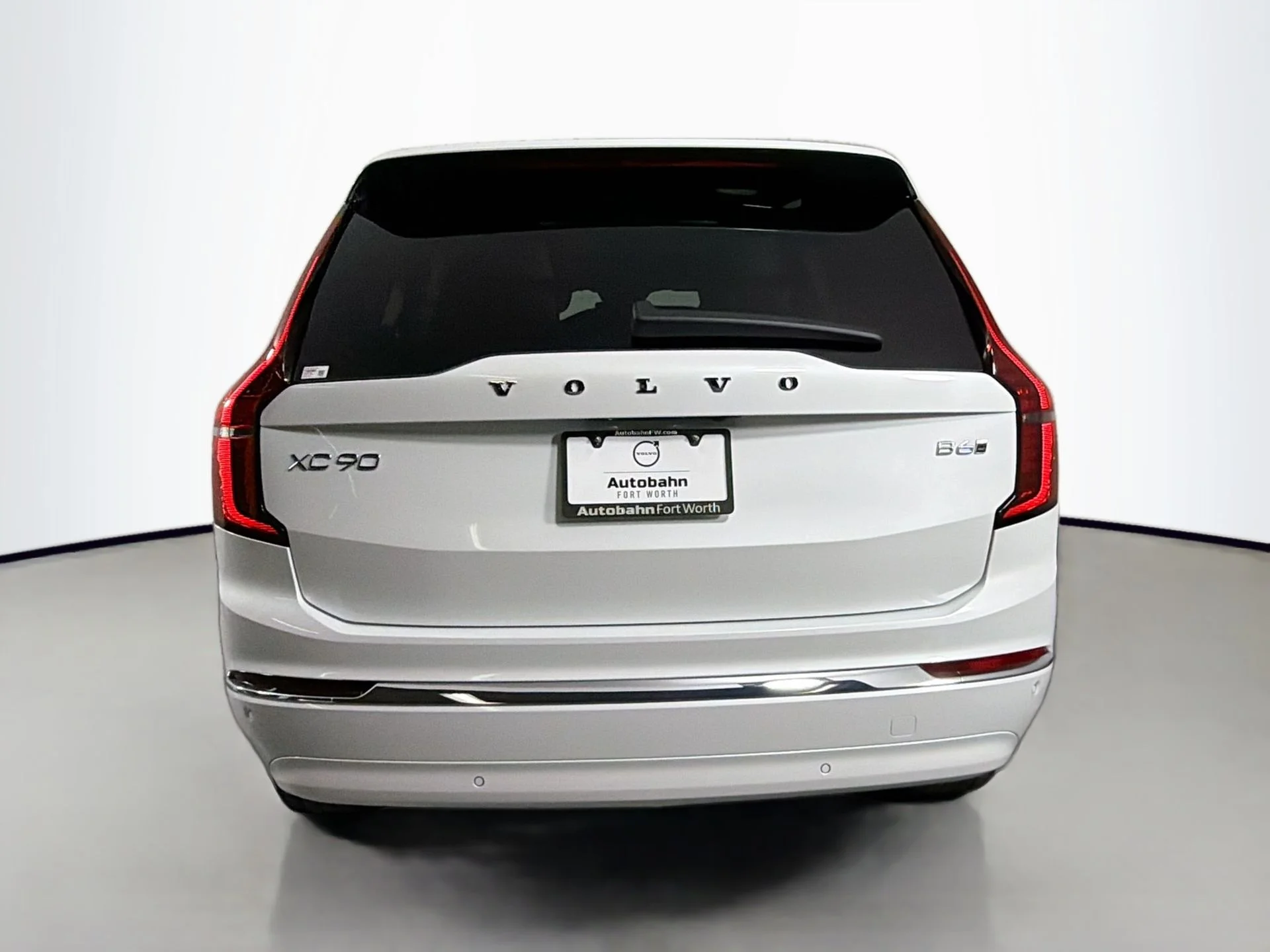 New 2026 Crystal White Volvo Plus image 6