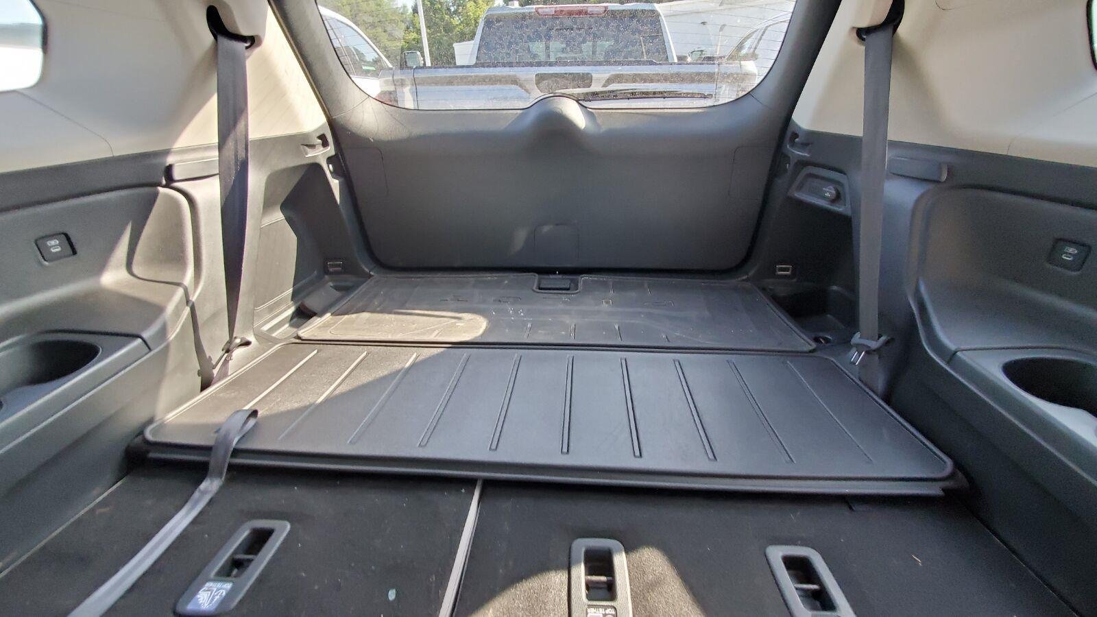 Used 2024 Lunar Silver Metallic Honda EX-L 7 Passenger image 7