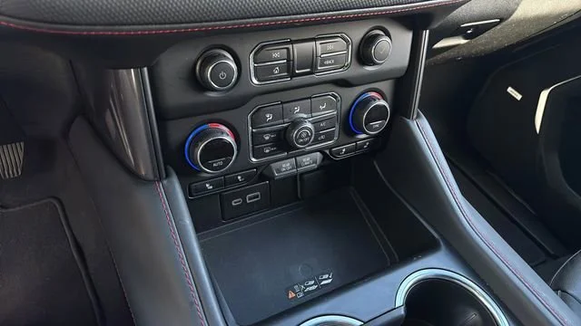 Used 2024 Summit White Chevrolet RST image 31