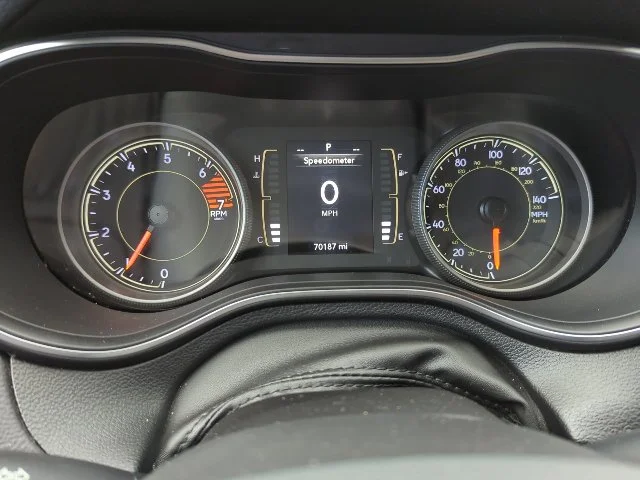 Used 2019 Red Jeep Latitude Plus image 6