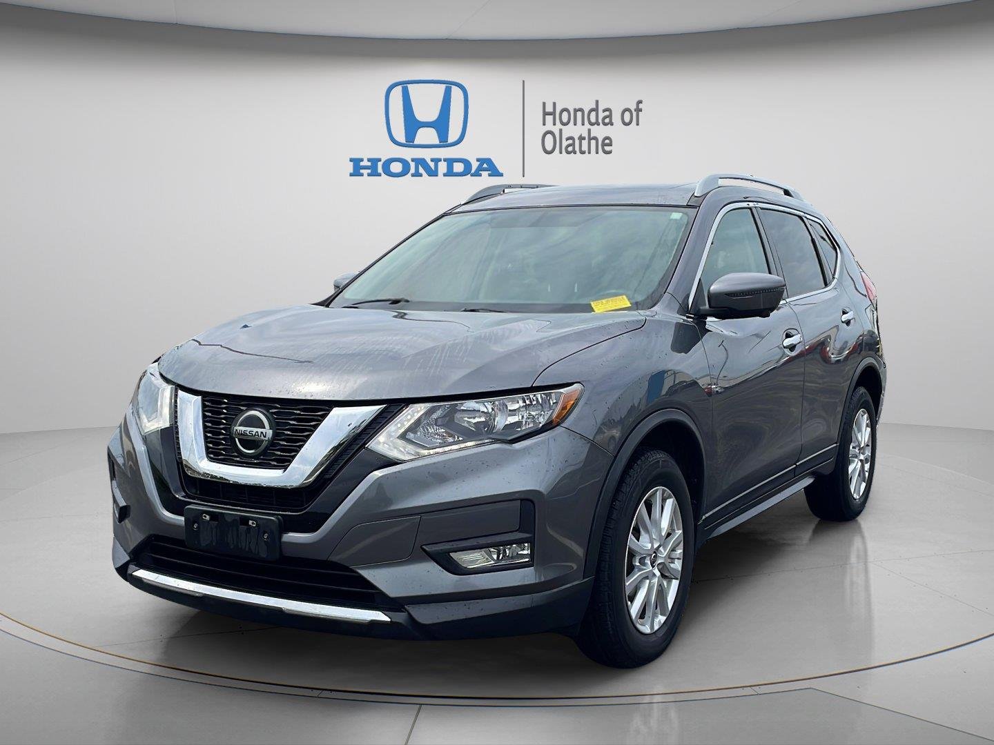 Used 2018 Gun Metallic Nissan SV image 7