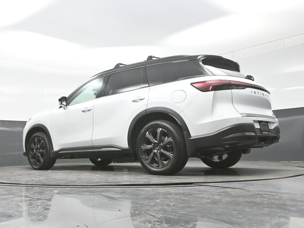 New 2027 2T RAD WHT INFINITI Autograph AWD image 39