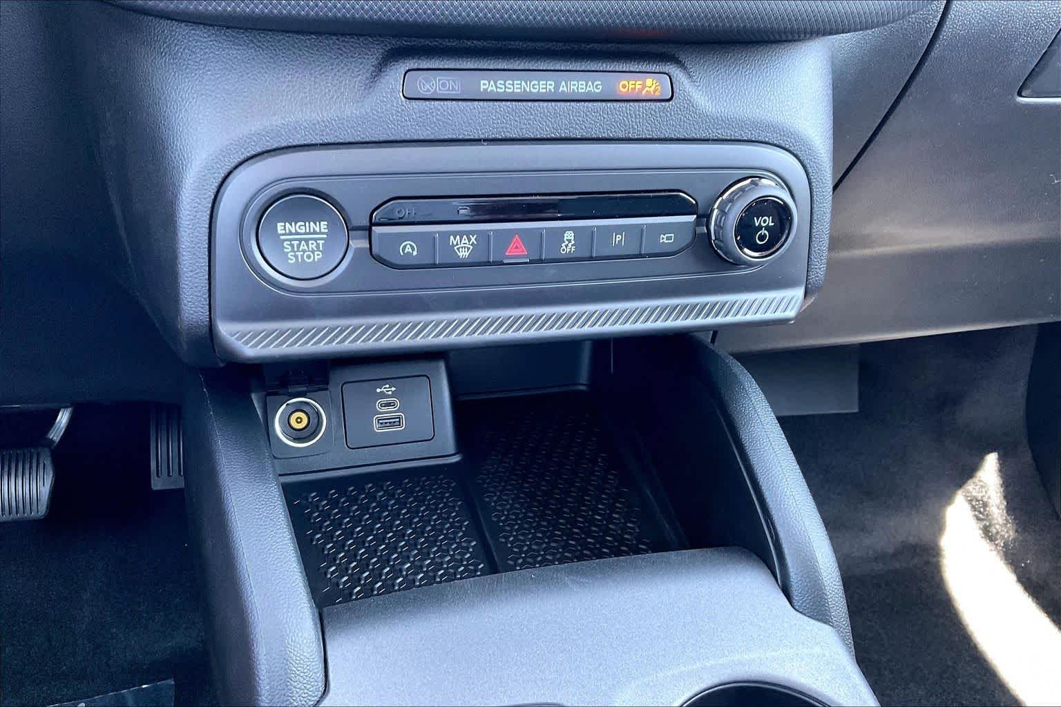 New 2026 Carbonized Gray Metallic Ford Outer Banks image 19