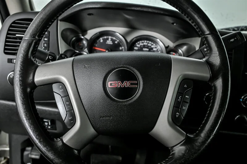Used 2013 Summit White GMC SLE image 21