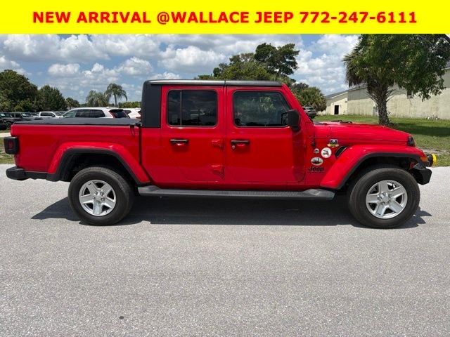 Used 2020 Red Jeep Sport image 5